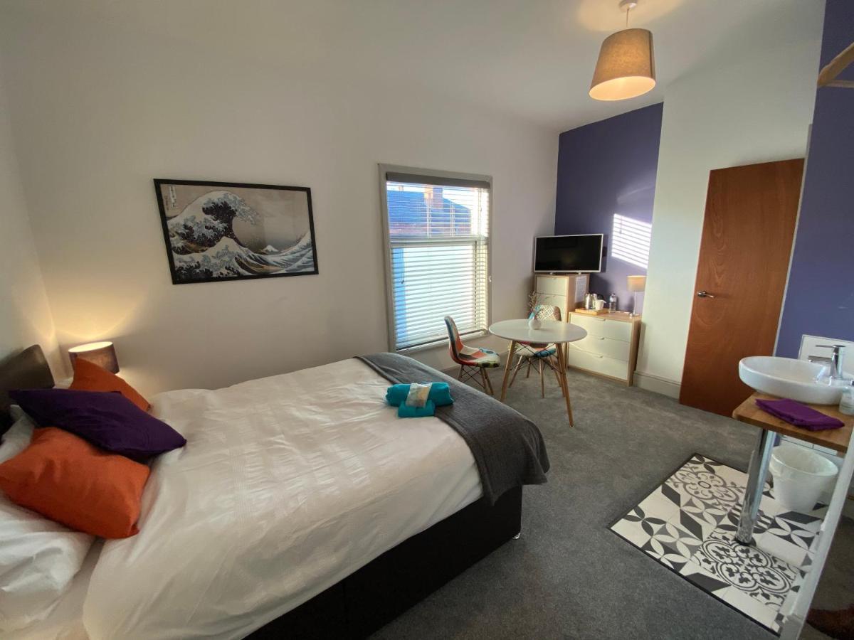 77 Underwood Lane Apartment Крю Екстериор снимка