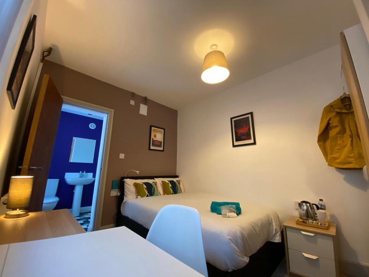 77 Underwood Lane Apartment Крю Екстериор снимка