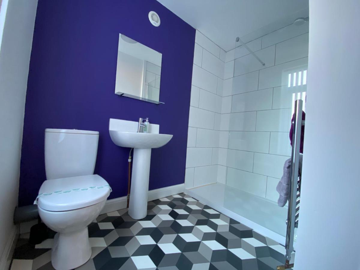 77 Underwood Lane Apartment Крю Екстериор снимка