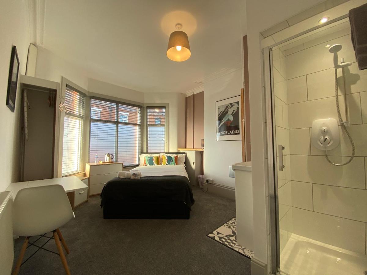 77 Underwood Lane Apartment Крю Екстериор снимка