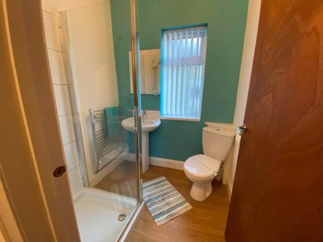 77 Underwood Lane Apartment Крю Екстериор снимка