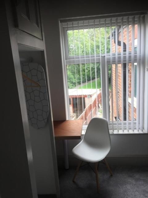 77 Underwood Lane Apartment Крю Екстериор снимка