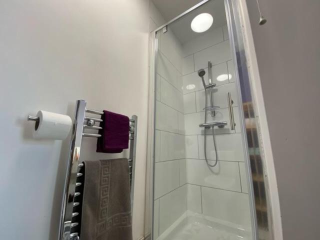 77 Underwood Lane Apartment Крю Екстериор снимка